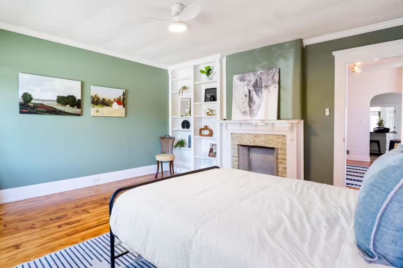 Stylish Retreat Walkable To Bars & Restaurants Holiday home *