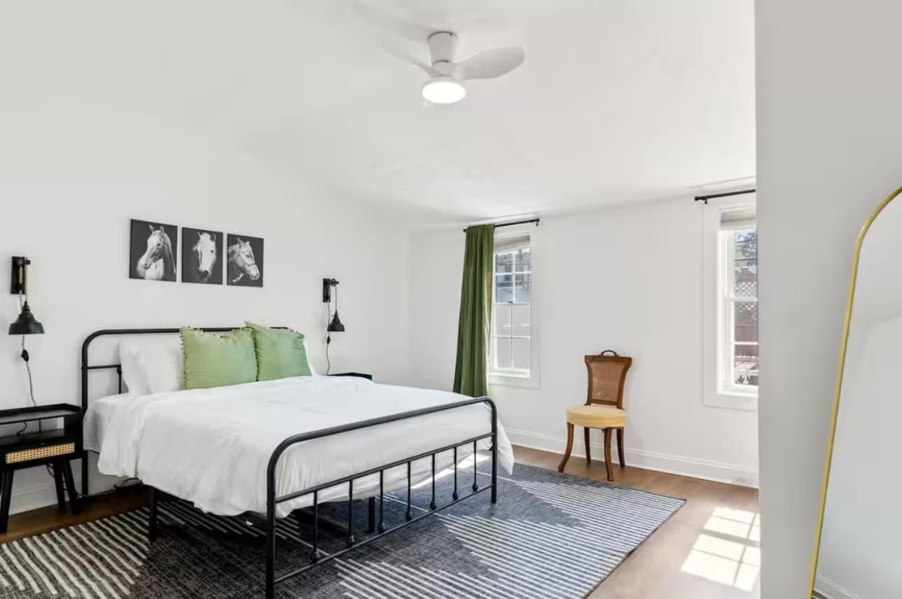 Stylish Retreat Walkable To Bars & Restaurants