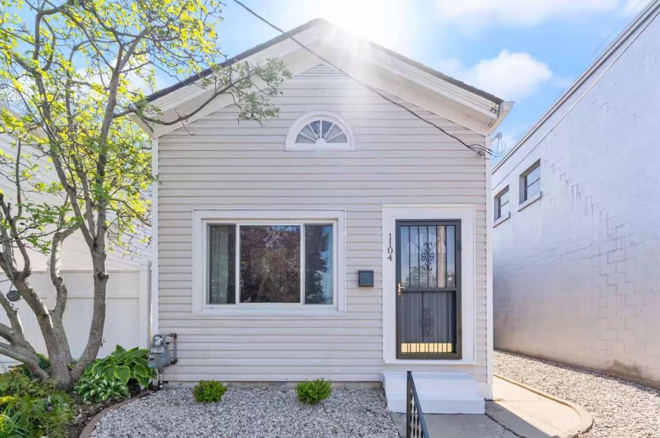 Stylish Retreat Walkable To Bars & Restaurants Holiday home Louisville