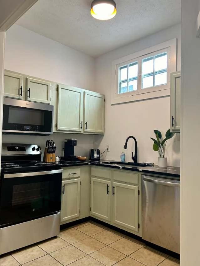 Holiday home Stylish Retreat Walkable To Bars & Restaurants Louisville
