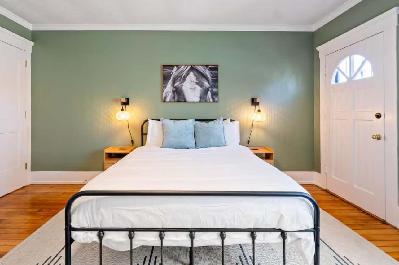 Stylish Retreat Walkable To Bars & Restaurants Holiday home *